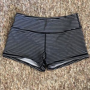 Savage barbell booty shorts - jailbreak